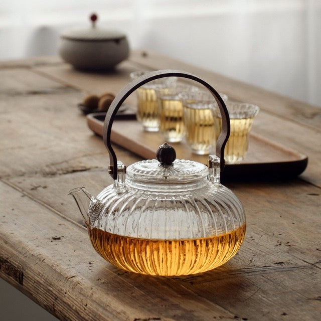 Tsubasa Hammer Petal Teapot with Bamboo Handle