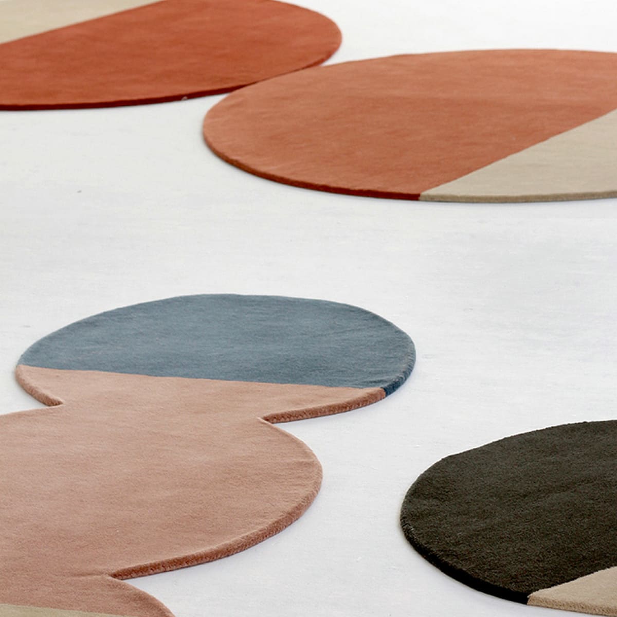 Tami Color Block Circular Rug