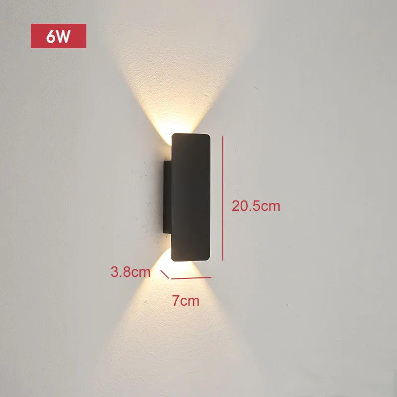 Striva Outdoor Wall Lamp