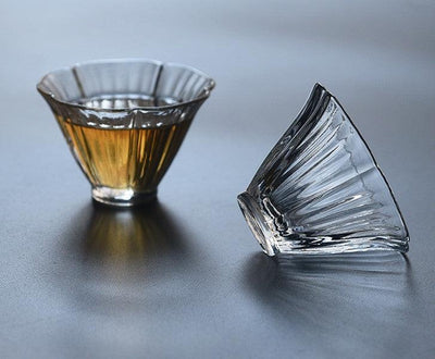Ikuto Flower-shaped Glass Tea Cup Set