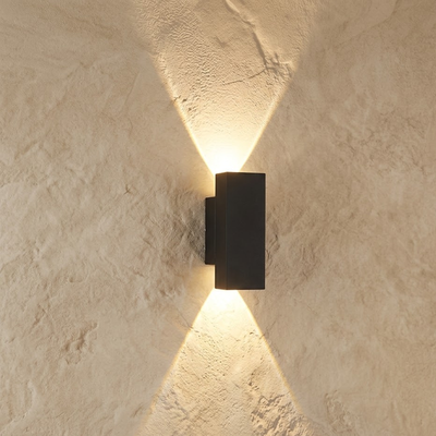Striva Outdoor Wall Lamp