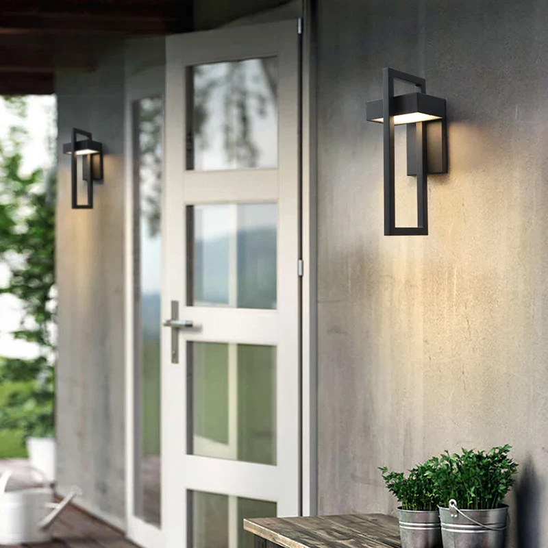 Vantor Outdoor Wall Lamp