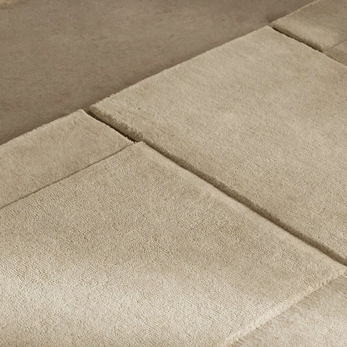 Akari Handcrafted Wool Rug