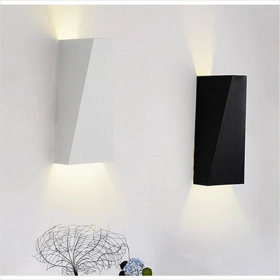 Haruto LED Wall Lamp