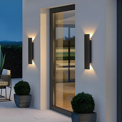 Striva Outdoor Wall Lamp