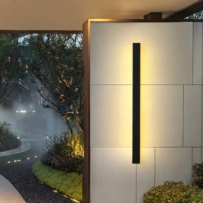 Aqualis Outdoor Wall Lamp
