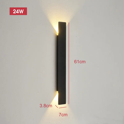 Striva Outdoor Wall Lamp