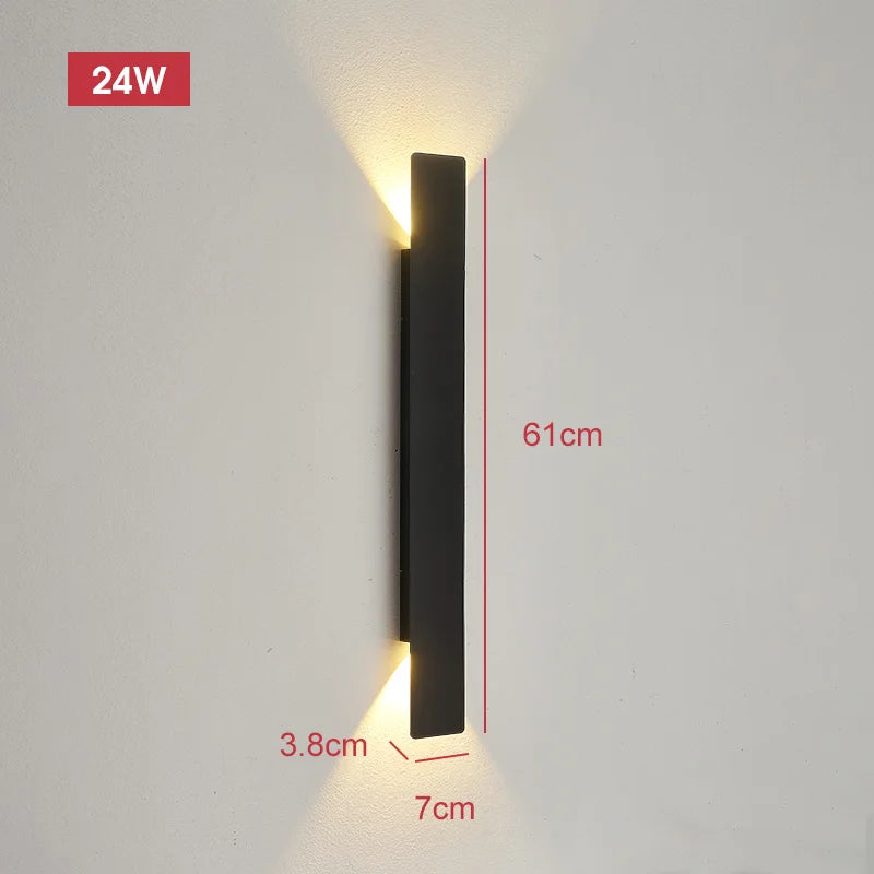 Striva Outdoor Wall Lamp