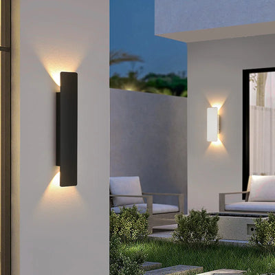 Striva Outdoor Wall Lamp