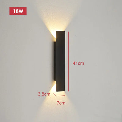 Striva Outdoor Wall Lamp