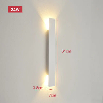 Striva Outdoor Wall Lamp