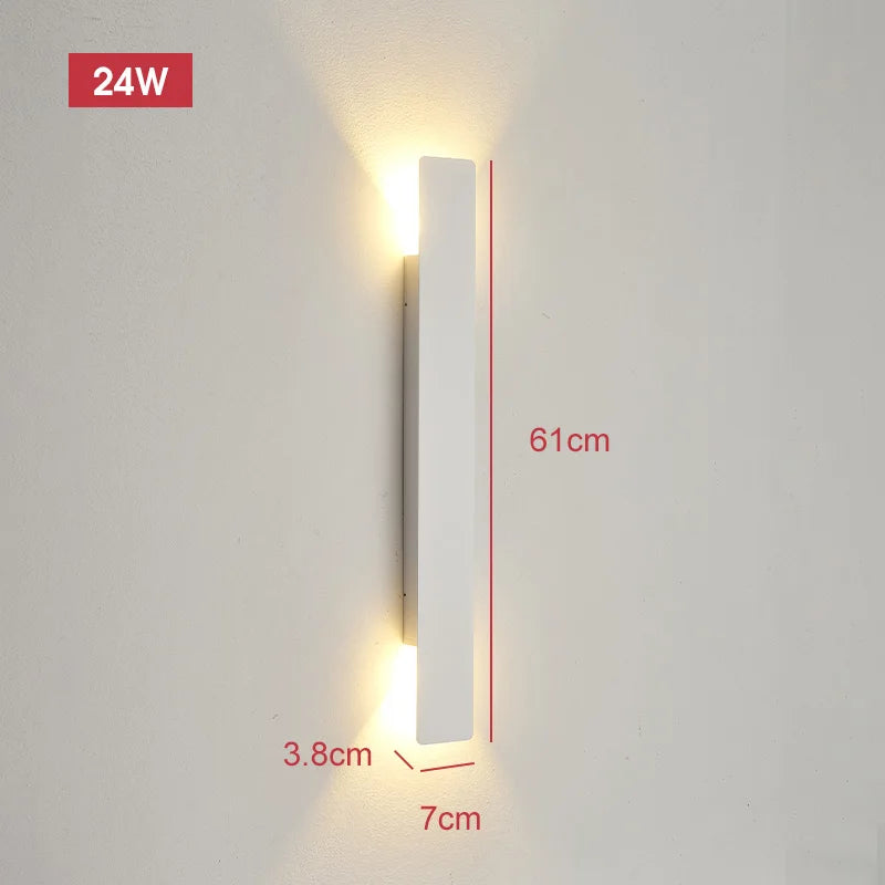 Striva Outdoor Wall Lamp