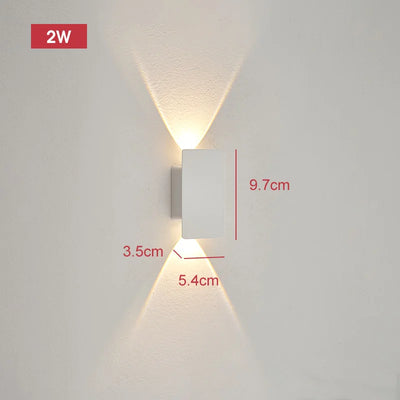 Striva Outdoor Wall Lamp