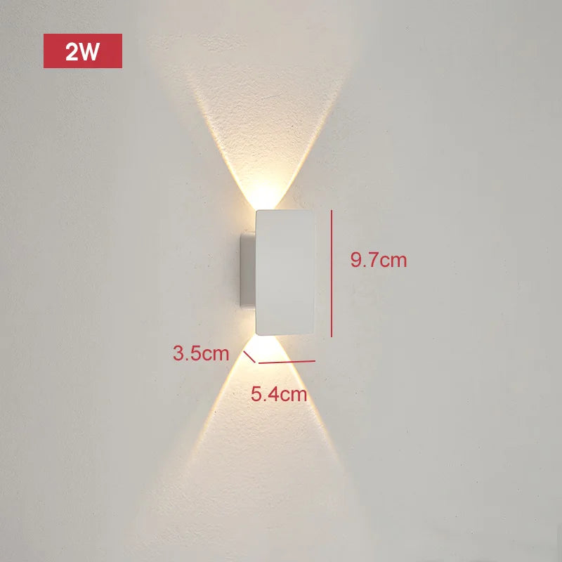 Striva Outdoor Wall Lamp