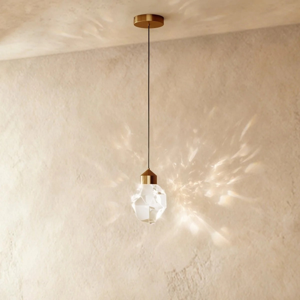 Luma Crystal Pendant Light