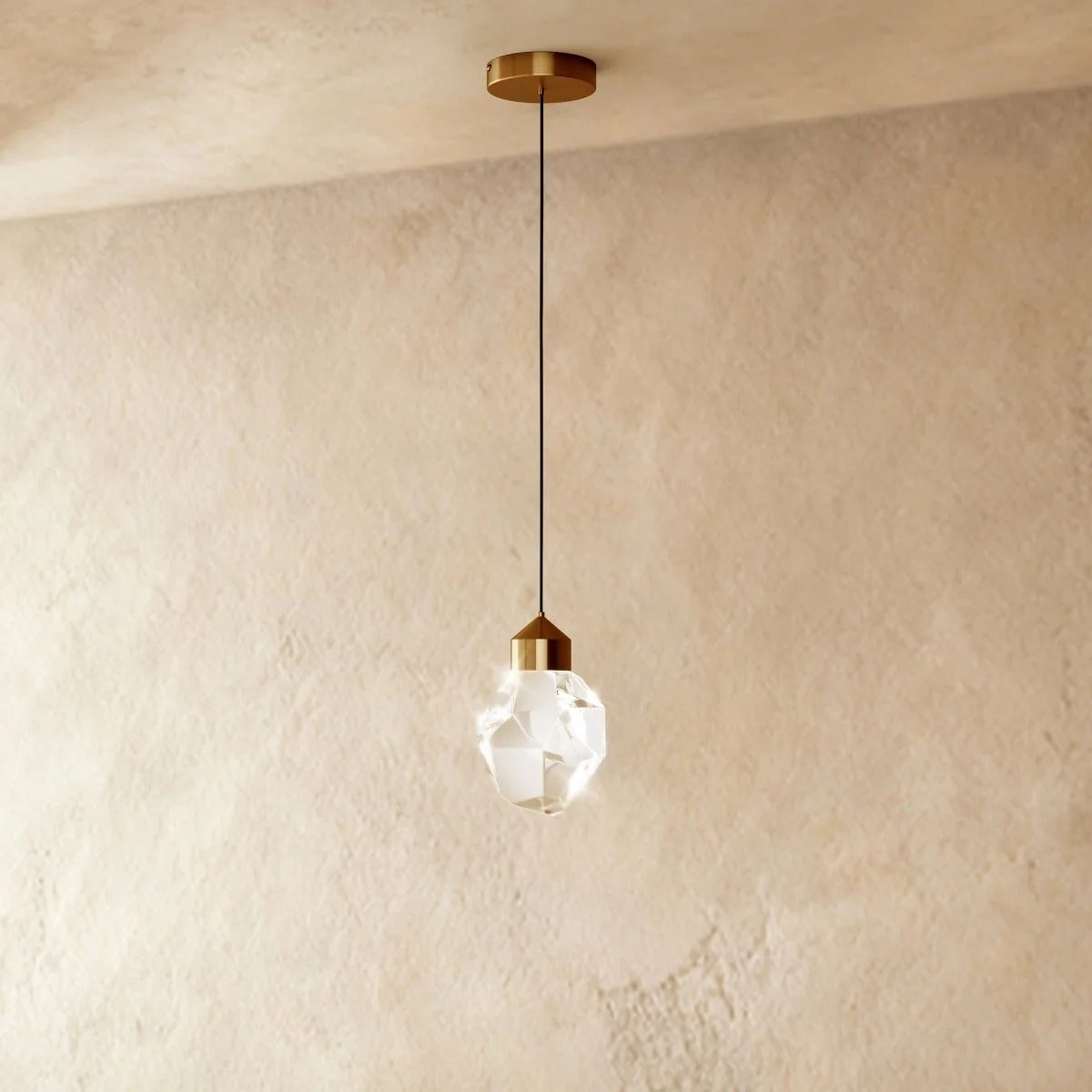 Luma Crystal Pendant Light