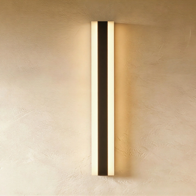 Regal Outdoor Wall Lamp