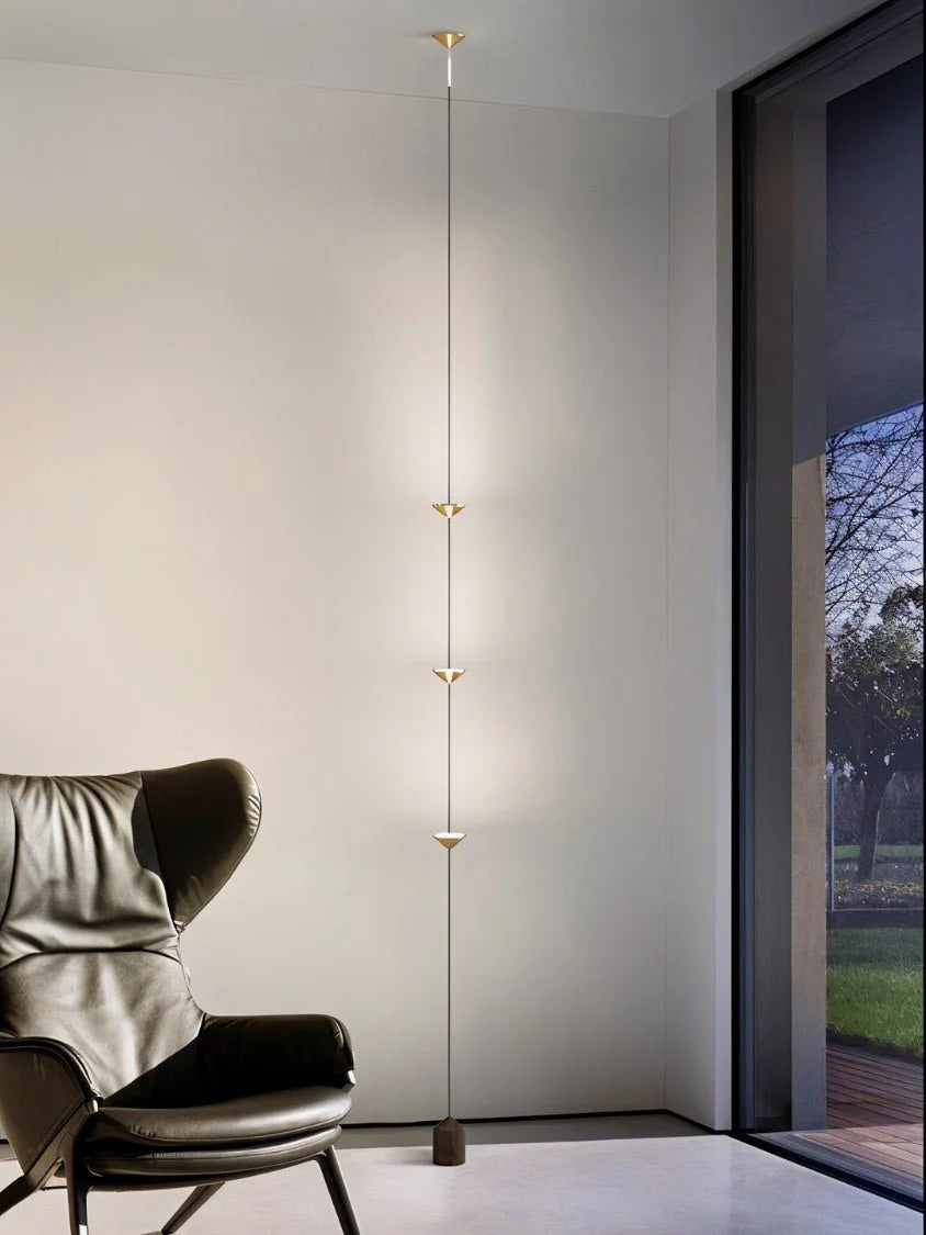 Tero Floor-to-Ceiling Lamp