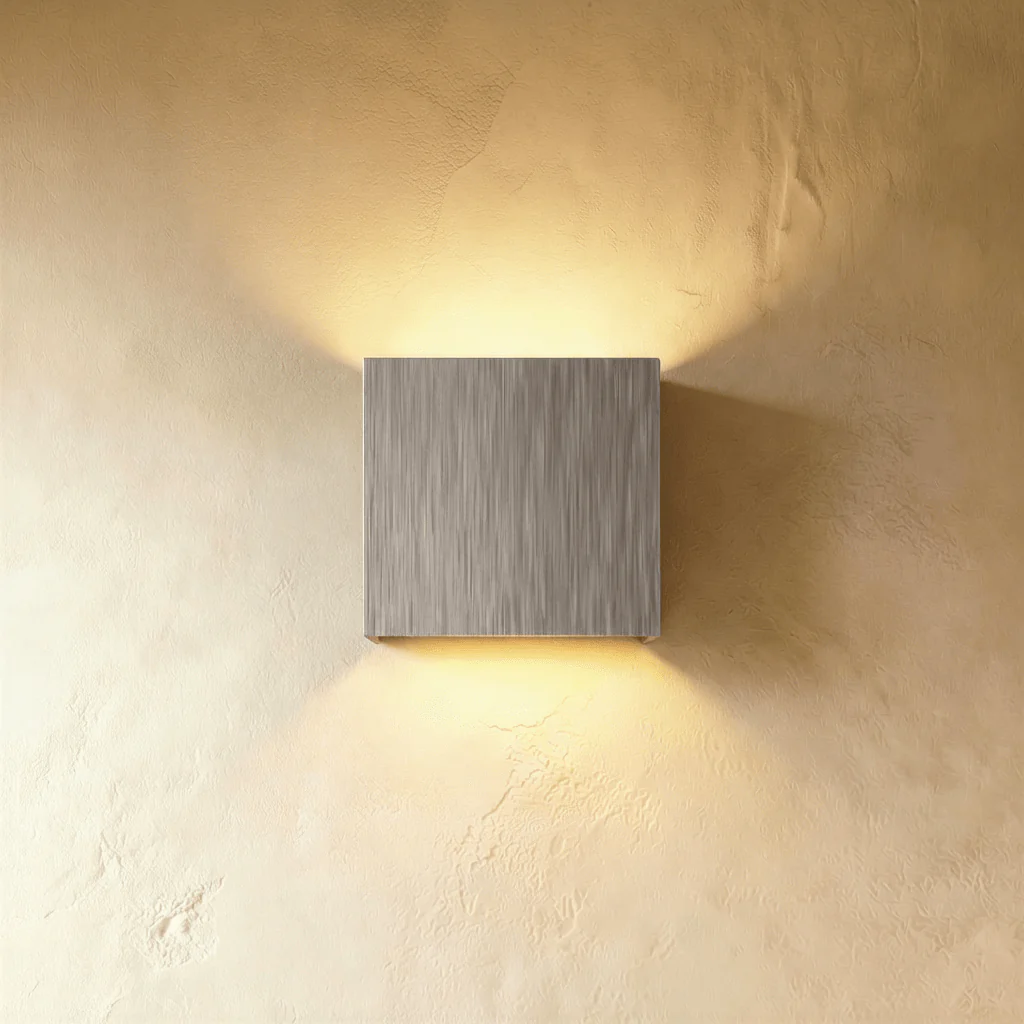 Kivo Wall Lamp
