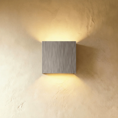 Kivo Wall Lamp