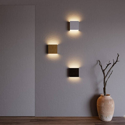 Kivo Wall Lamp