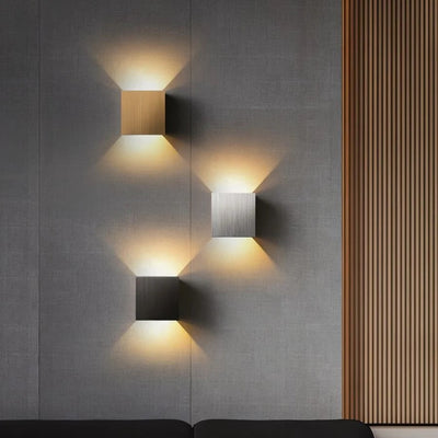 Kivo Wall Lamp