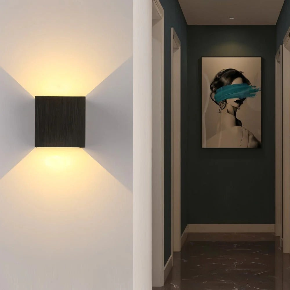 Kivo Wall Lamp